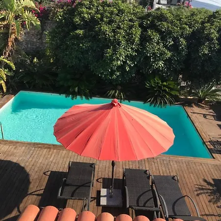 Denize 300m Deniz Manzarali Havuzlu 2+1 Daire Bodrum